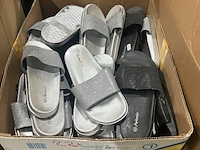 Ca. 22x paar slippers met glitters, zwart/zilver - afbeelding 1 van  7