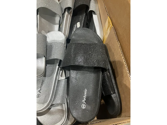 Ca. 22x paar slippers met glitters, zwart/zilver - afbeelding 2 van  7