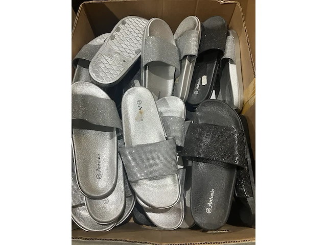 Ca. 22x paar slippers met glitters, zwart/zilver - afbeelding 4 van  7