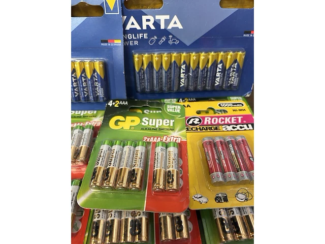 Ca. 22x verpakking batterijen w.o. varta, supervalue - afbeelding 3 van  4