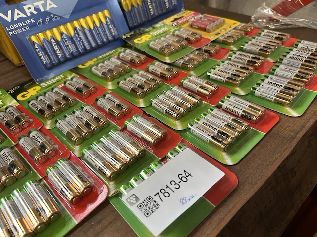 Ca. 22x verpakking batterijen w.o. varta, supervalue - afbeelding 4 van  4