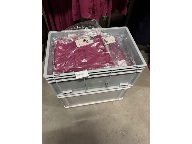 Ca. 23x broek en 24x colbert, suitss me, the magnificients, raspberry radiance - afbeelding 5 van  9