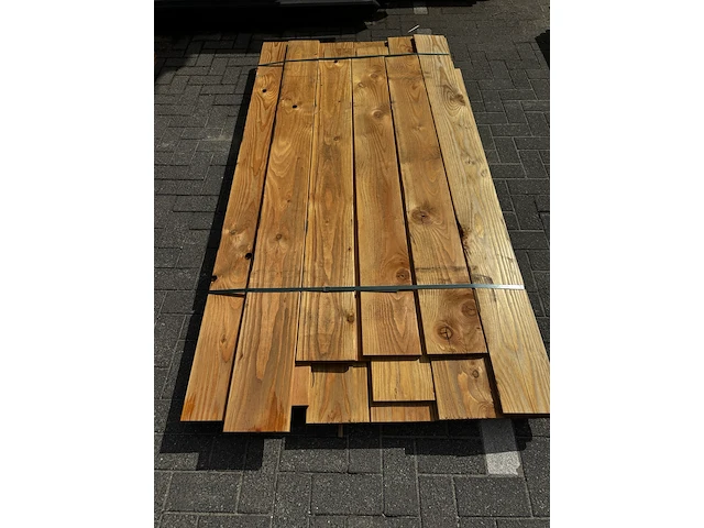 Ca. 23x douglas planken geschaafd - afbeelding 1 van  2