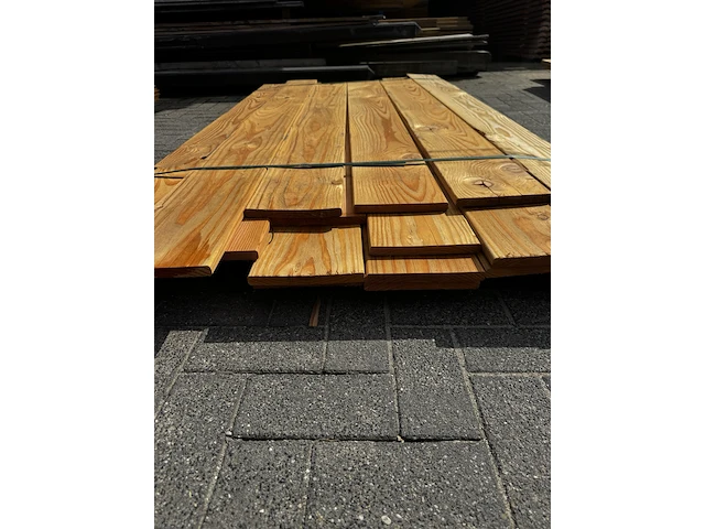 Ca. 23x douglas planken geschaafd - afbeelding 2 van  2