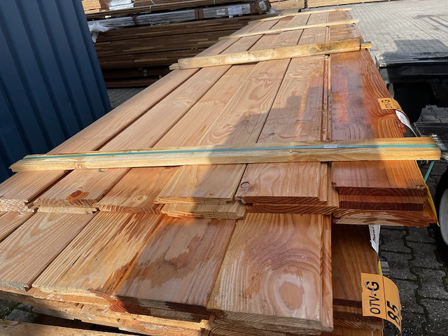 Ca. 23x douglas wisselsponning/halfhoutsrabat, 18x190mm, lengte 13/400cm 10/450cm - afbeelding 1 van  3