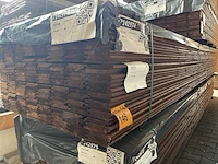 Ca. 240x channelsiding bruin geïmpregneerd, 18x140mm, lengte 480cm - afbeelding 4 van  4