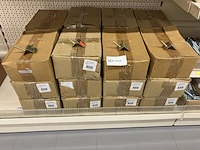 Ca. 24x 100 schutting/vlechtscherm steun verzinkt - afbeelding 1 van  3