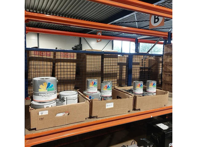 Ca. 24x herberts pu hoogglans aflak diverse kleuren - afbeelding 1 van  7
