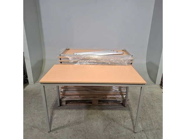 Ca. 24x kantinetafel - afbeelding 1 van  9