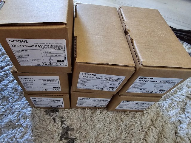 Ca. 24x kvm-switch alif2000r en diverse siemens materieel, alif en siemens - afbeelding 4 van  24