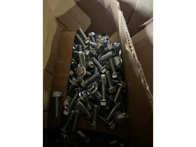 Ca. 25000x zeskantflensbout m10x30 6921tirt ft 8.8 c440 - afbeelding 3 van  4