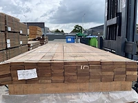 Ca. 253x guyana teak planken geschaafd, 25x90mm, lengte 185cm - afbeelding 3 van  3