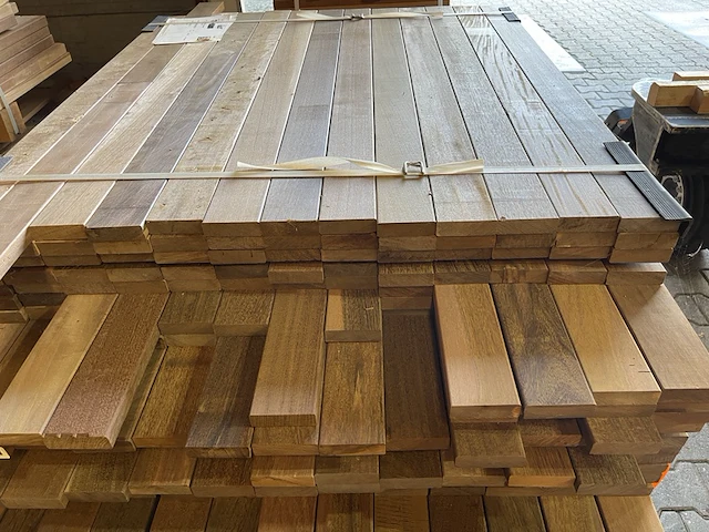 Ca. 255x ipé planken geschaafd country grade, 21x70mm, lengte 42/65cm, 81/95cm, 80/125cm, 52/155cm - afbeelding 1 van  3