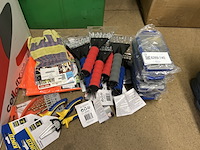 Ca. 25x diverse bouwmarkt artikelen, w.o. kinzo, dunlop - afbeelding 1 van  7