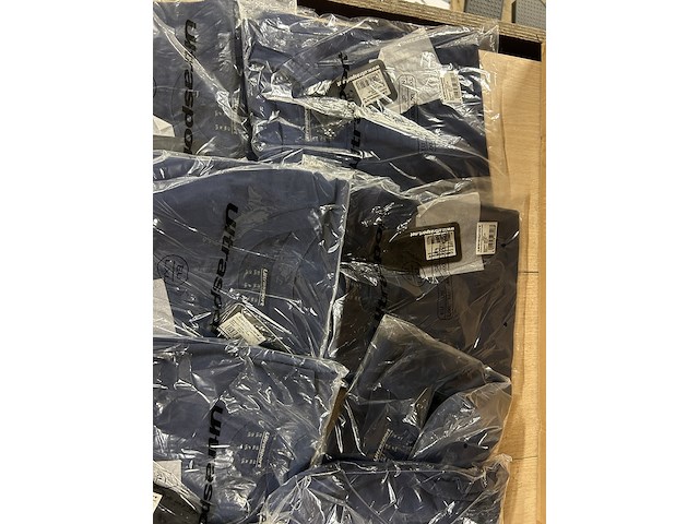 Ca. 25x diverse kleding w.o. vesten en t-shirts, w.o. berydale, ultrasport, zwart, donkerblauw - afbeelding 4 van  7