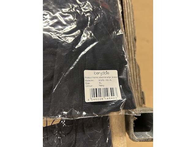 Ca. 25x diverse kleding w.o. vesten en t-shirts, w.o. berydale, ultrasport, zwart, donkerblauw - afbeelding 5 van  7