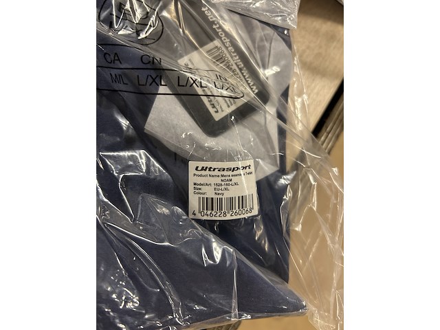 Ca. 25x diverse kleding w.o. vesten en t-shirts, w.o. berydale, ultrasport, zwart, donkerblauw - afbeelding 6 van  7