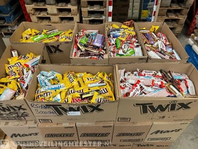 Ca. 25x doos snoep en chocola (ca. 3000 stuks totaal) w.o. m&m's, mars, snickers, twix - afbeelding 2 van  9