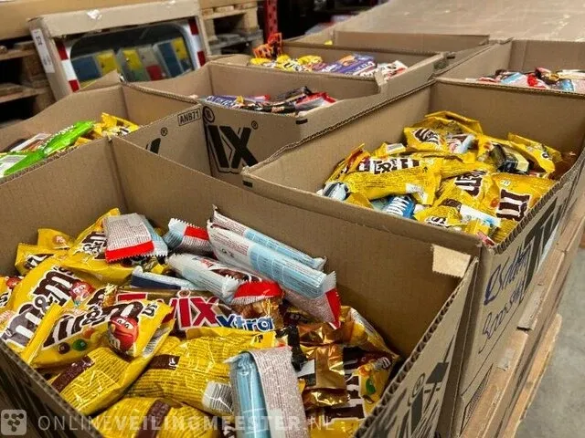 Ca. 25x doos snoep en chocola (ca. 3000 stuks totaal) w.o. m&m's, mars, snickers, twix - afbeelding 8 van  9