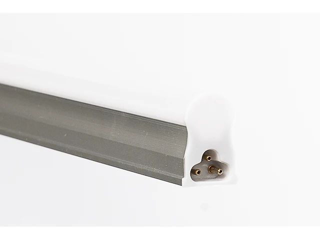 Ca. 25x led batten 16w, liper, wit, 2024 - afbeelding 1 van  2