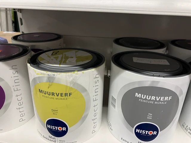 Ca. 25x muurverf diverse kleuren histor - afbeelding 4 van  6