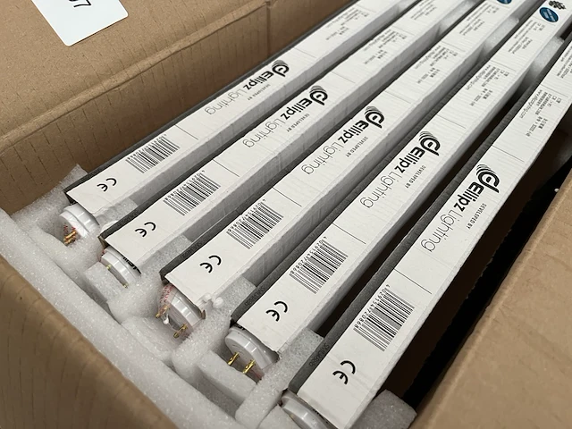 Ca. 25x t8 led tube tl2f 1200 mm 3500k ellipz lighting - afbeelding 1 van  4