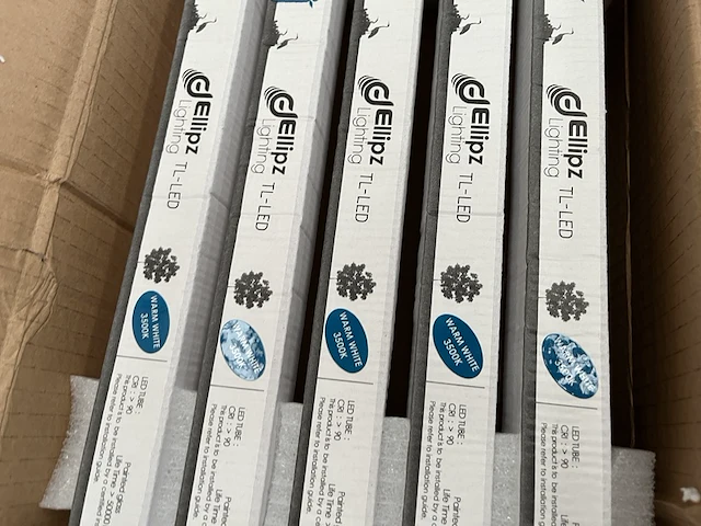 Ca. 25x t8 led tube tl2f 1200 mm 3500k ellipz lighting - afbeelding 3 van  4