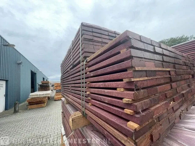 Ca. 260x purple heart prime hardhouten rhombus planken geschaafd, 21x65mm, lengte 156/155cm, 104/125cm - afbeelding 2 van  3