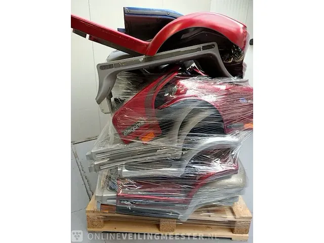 Ca. 26x diverse kappen t.b.v. scootmobiel o.a. prick en shoprider - afbeelding 8 van  8