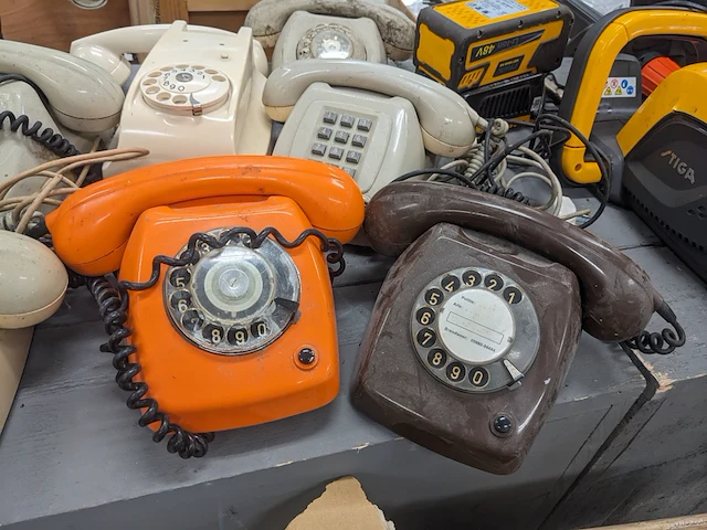 Ca. 26x nostalgische telefoons - afbeelding 6 van  12