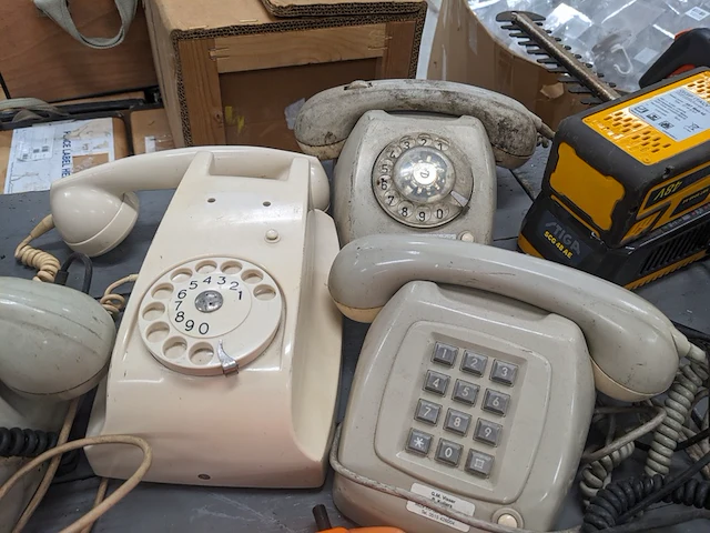 Ca. 26x nostalgische telefoons - afbeelding 7 van  12