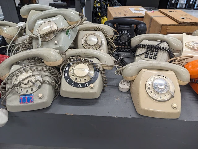 Ca. 26x nostalgische telefoons - afbeelding 10 van  12