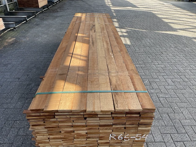 Ca. 270x guyana teak beschoeiingsplanken, 20x100mm, lengte 202/250cm, 68/300cm - afbeelding 1 van  4