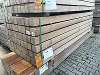 Ca. 27x guyana teak balken fijnbezaagd, 100x100, lengte 300cm - afbeelding 4 van  4