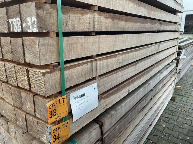 Ca. 27x guyana teak balken fijnbezaagd, 100x100mm, lengte 300cm - afbeelding 4 van  4