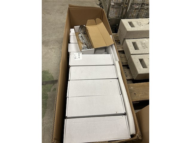 Ca. 27x set van 4 rvs haken + schroeven - afbeelding 4 van  6