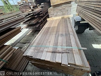 Ca. 285x guyana teak hardhouten planken geschaafd, 27x70mm, lengte 185cm
