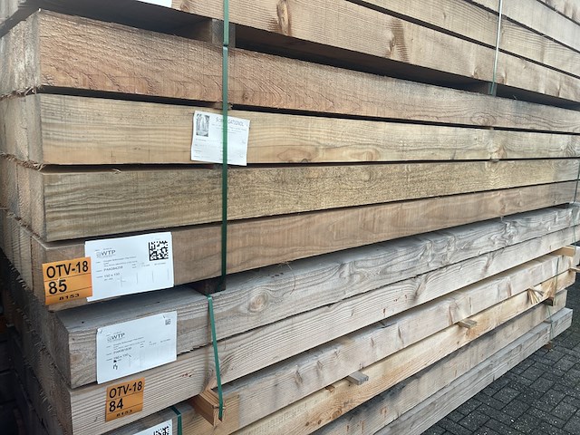 Ca. 28x douglas balken fijnbezaagd, 150x150mm, lengte 400cm - afbeelding 4 van  4