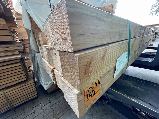 Ca. 28x douglas balken geschaafd, 140x140mm, lengte 300cm - afbeelding 2 van  3