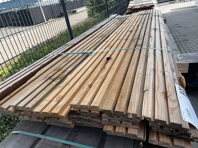 Ca. 28x douglas design/triple/deens profiel, 22x142mm, lengte 300cm - afbeelding 1 van  3