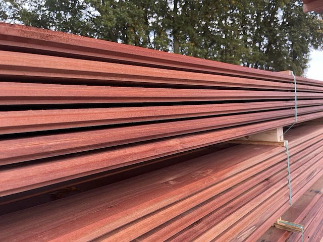 Ca. 28x massaranduba damwand-/ paardenboxprofiel, 28x195mm, lengte 500cm - afbeelding 2 van  3