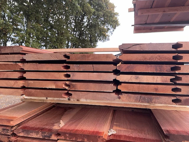 Ca. 28x massaranduba damwand-/ paardenboxprofiel, 28x195mm, lengte 500cm - afbeelding 3 van  3