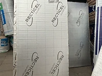 Ca. 28x pir dakplaat 1200x600x50mm rd:2.25(=0,72m²) recticel, eurothane silver - afbeelding 1 van  5