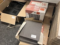 Ca. 3 m² anti slip vloertegels - afbeelding 1 van  3