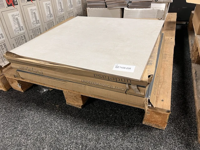 Ca. 3 m² vloertegels - afbeelding 2 van  3