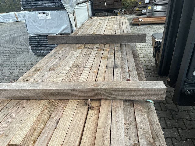 Ca. 300x douglas latten geschaafd, 20x45mm, lengte 300cm - afbeelding 1 van  3