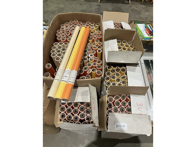 Ca. 300x rollen geschenkpapier - afbeelding 6 van  7