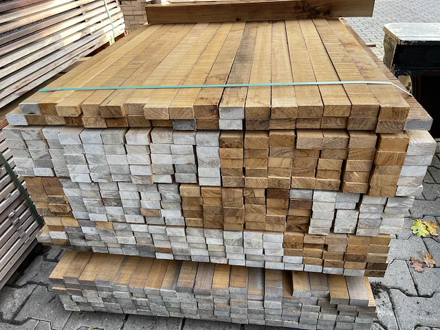 Ca. 304x ipé regels fijnbezaagd, 27x50mm, lengte 125cm - afbeelding 3 van  3