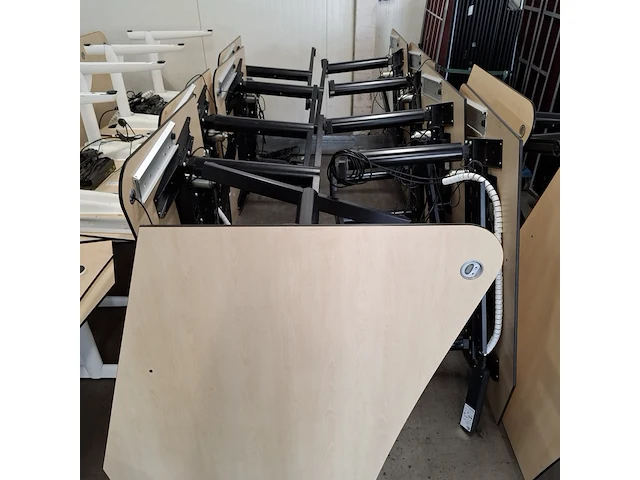 Ca. 30x bureau o.a. ahrend, gispen - afbeelding 19 van  21