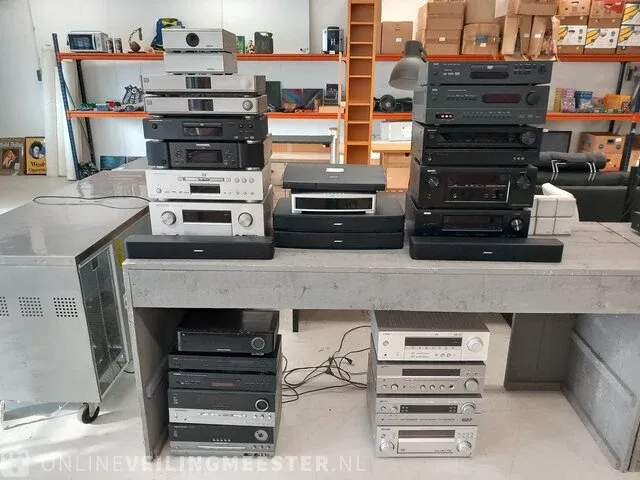 Ca. 30x diverse audio o.a. marantz, bose, nad, harman kardon - afbeelding 1 van  30